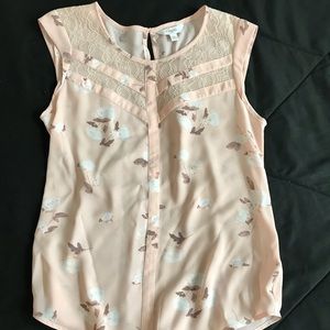 Juniors light pink floral blouse 🌺